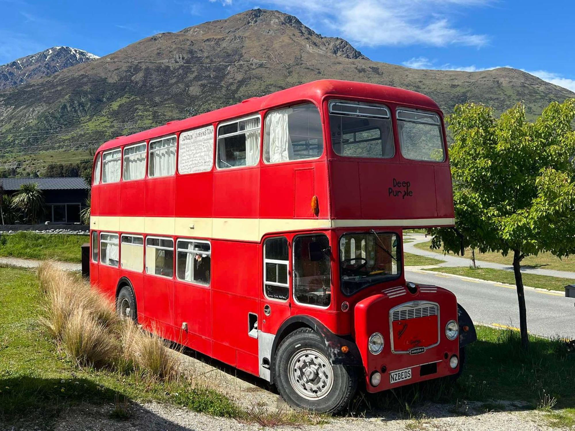 Decker Daze Queenstown Bagian luar foto