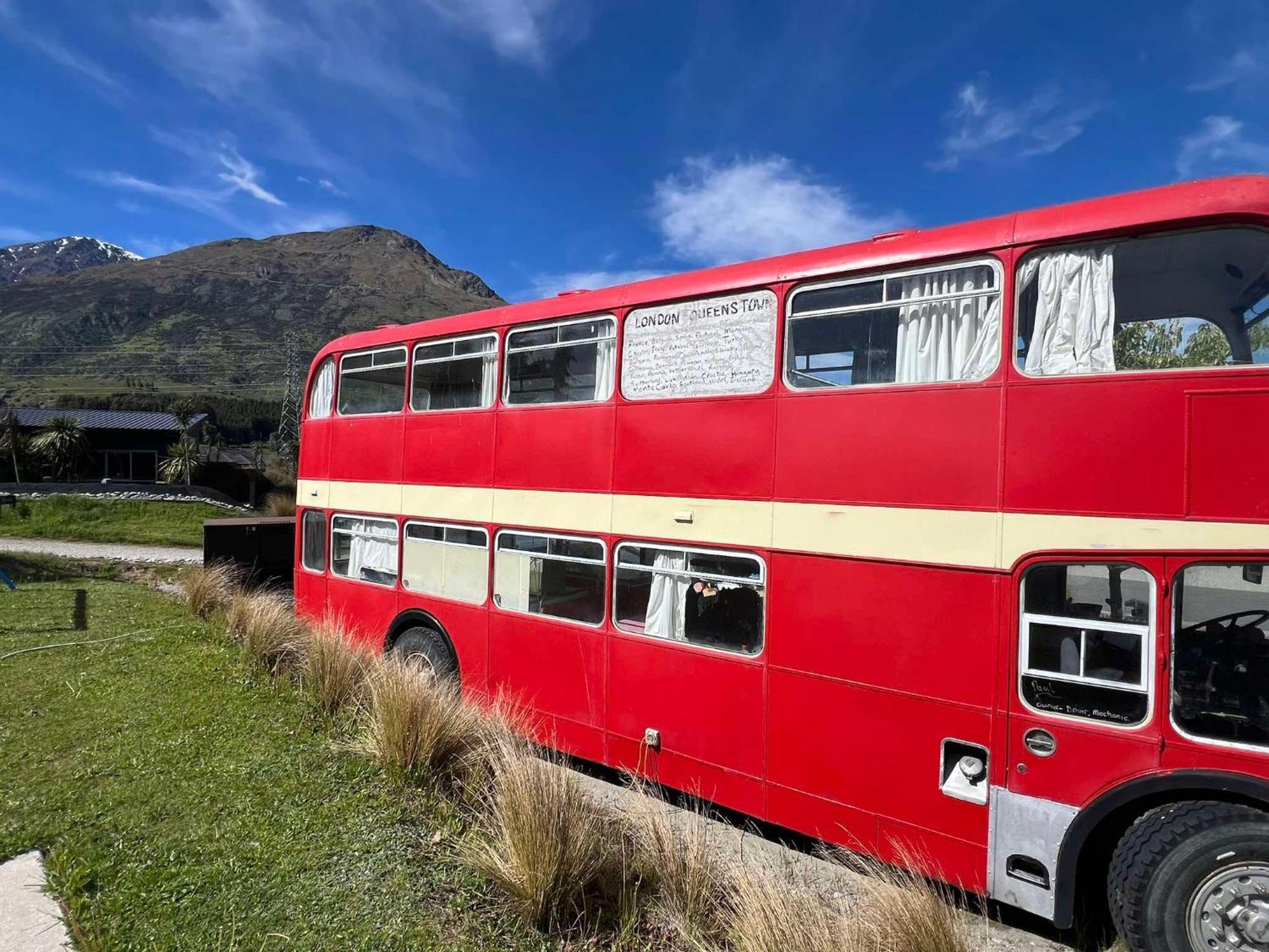 Decker Daze Queenstown Bagian luar foto